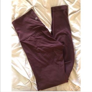 Lululemon Wunder Under in maroon